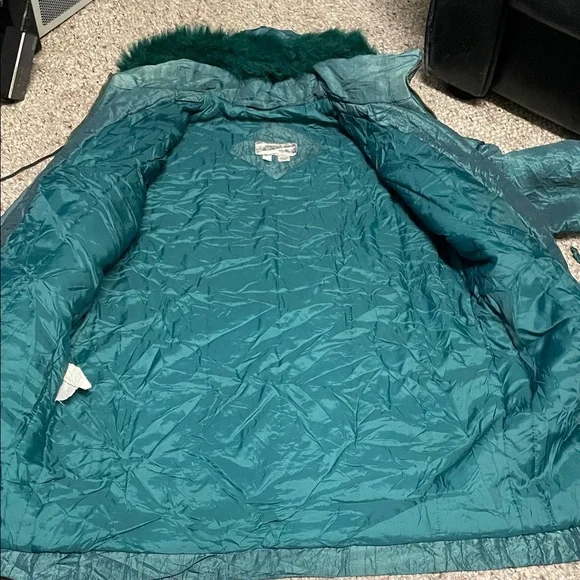Vintage 80s/90s Teal Hooded velvet accent Coat with faux Fur Trim - Picture 10 of 12